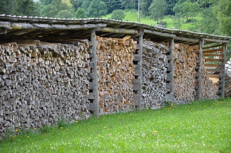 How to Chop and Store Wood How to Chop and Store Wood